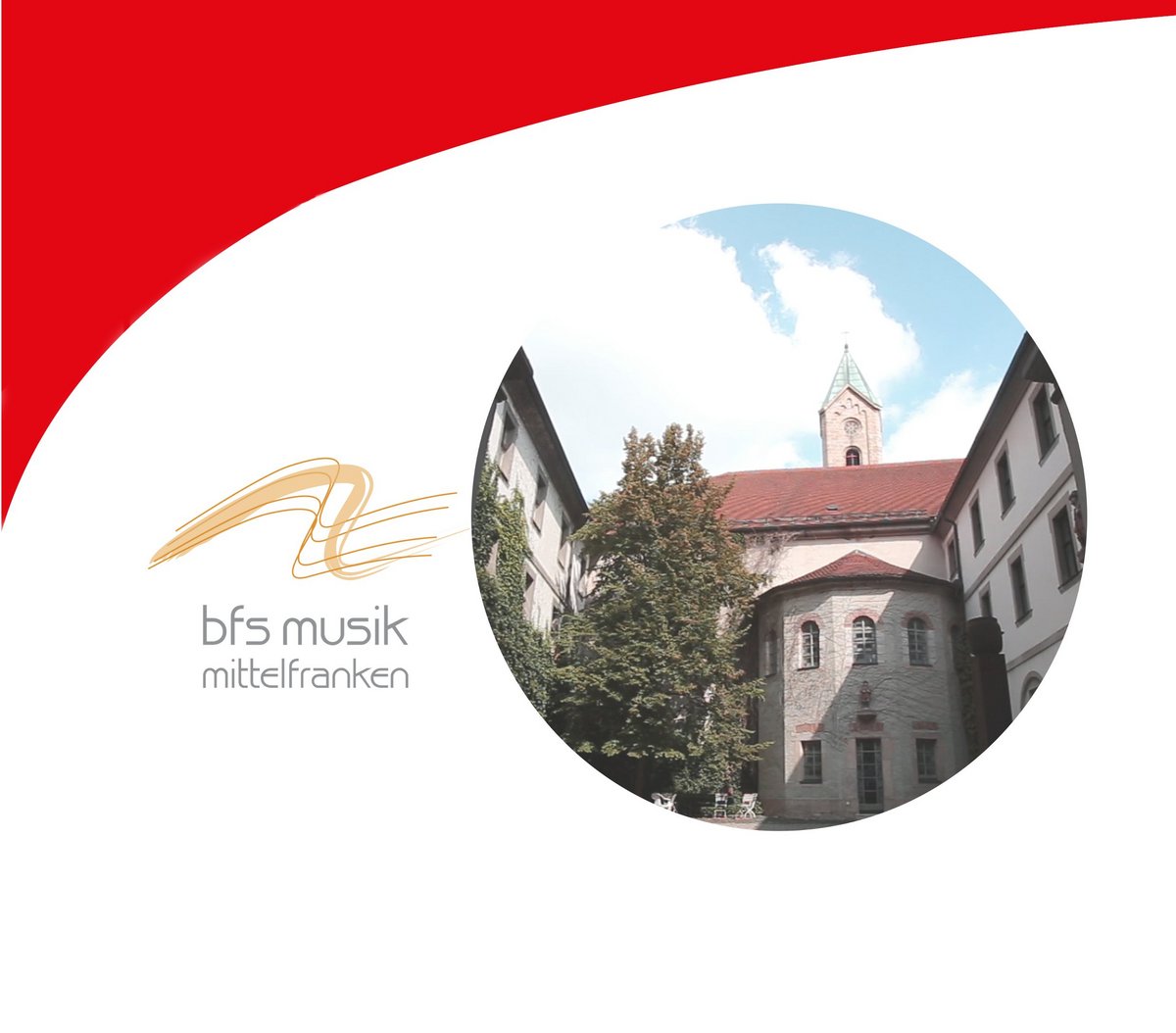 Dekoratives Bild: Der rote Balken aus dem Logo des Bezirks Mittelfranken, Logo der BFS Musik und ein rundes Bild vom Innenhof der Schule